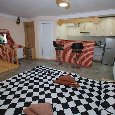 Apartment Nino Botanical Tbilisi Bagian luar foto