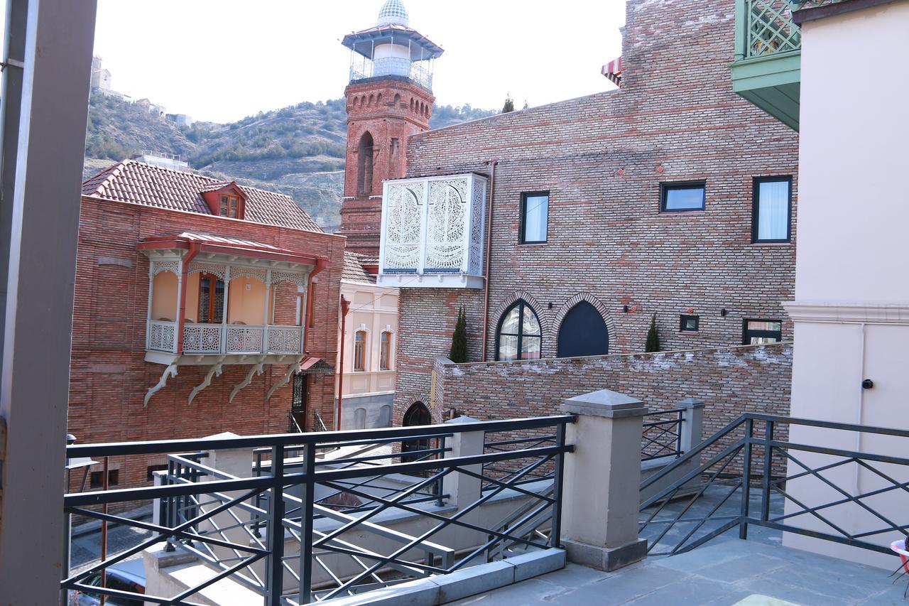 Apartment Nino Botanical Tbilisi Bagian luar foto