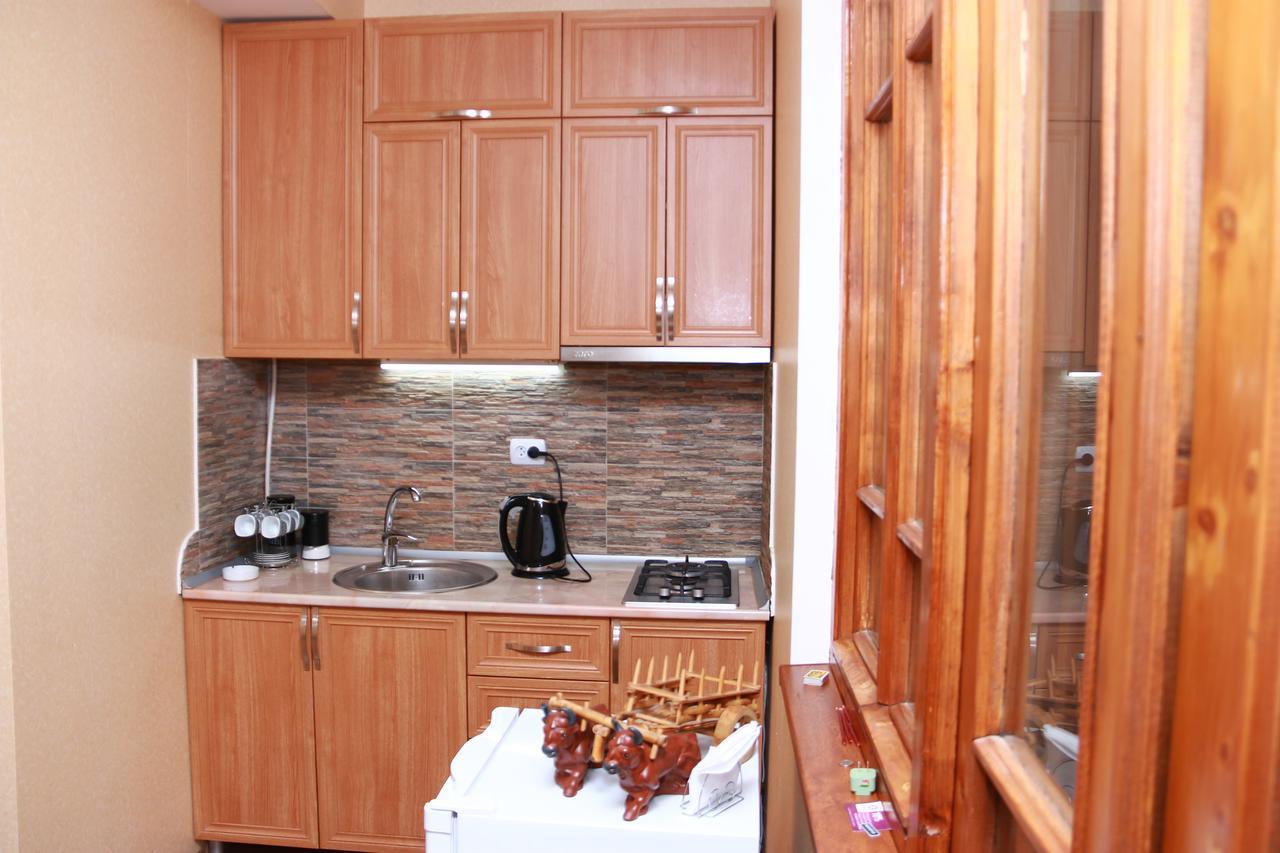 Apartment Nino Botanical Tbilisi Bagian luar foto