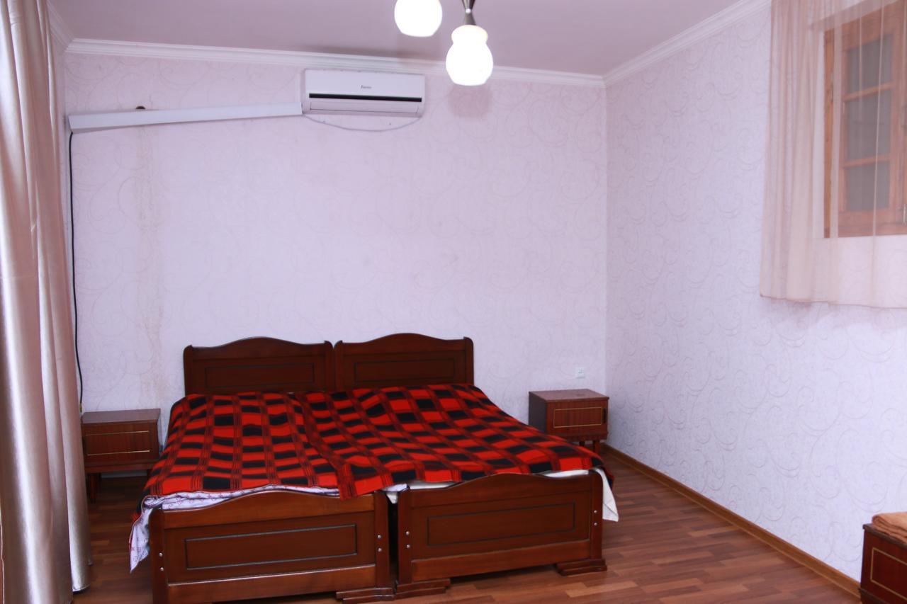 Apartment Nino Botanical Tbilisi Bagian luar foto