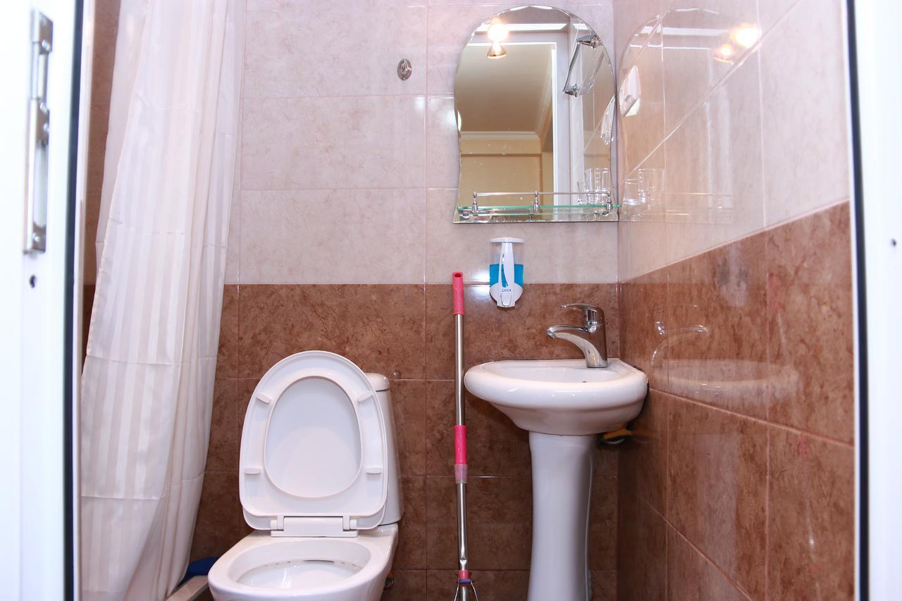 Apartment Nino Botanical Tbilisi Bagian luar foto