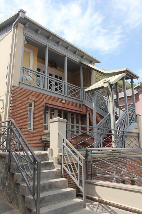 Apartment Nino Botanical Tbilisi Bagian luar foto