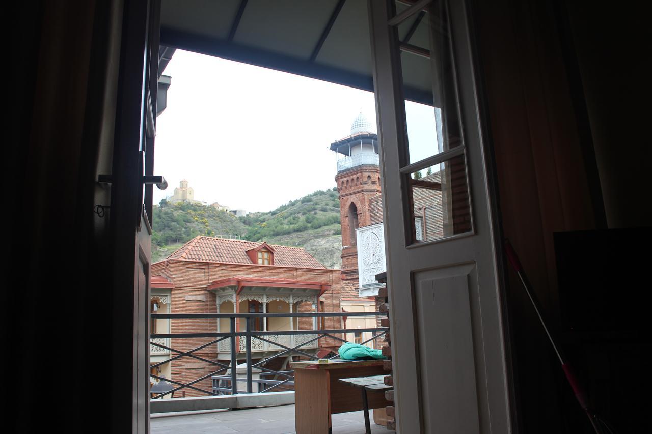 Apartment Nino Botanical Tbilisi Bagian luar foto