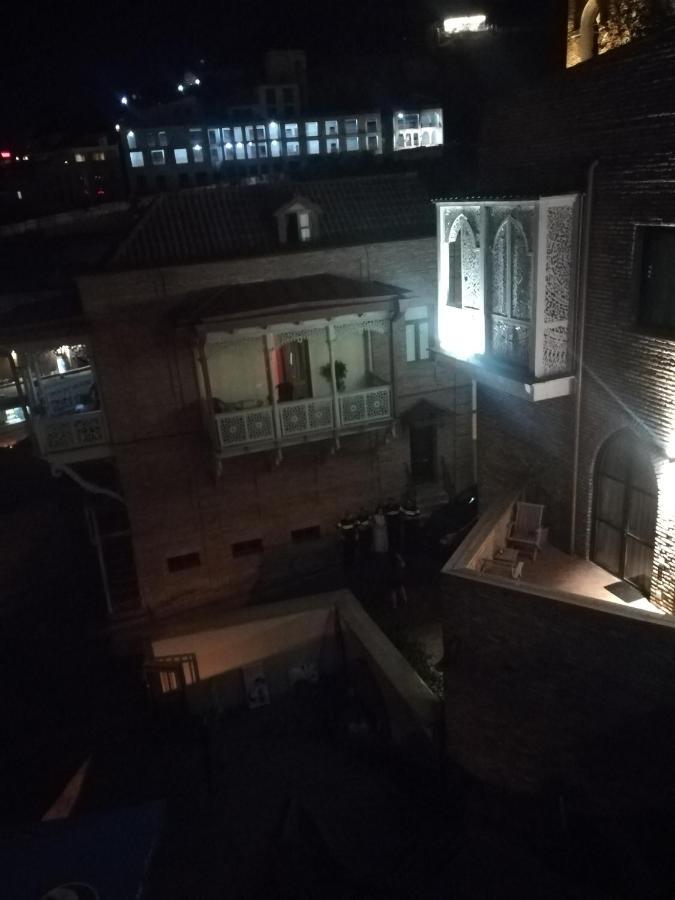 Apartment Nino Botanical Tbilisi Bagian luar foto