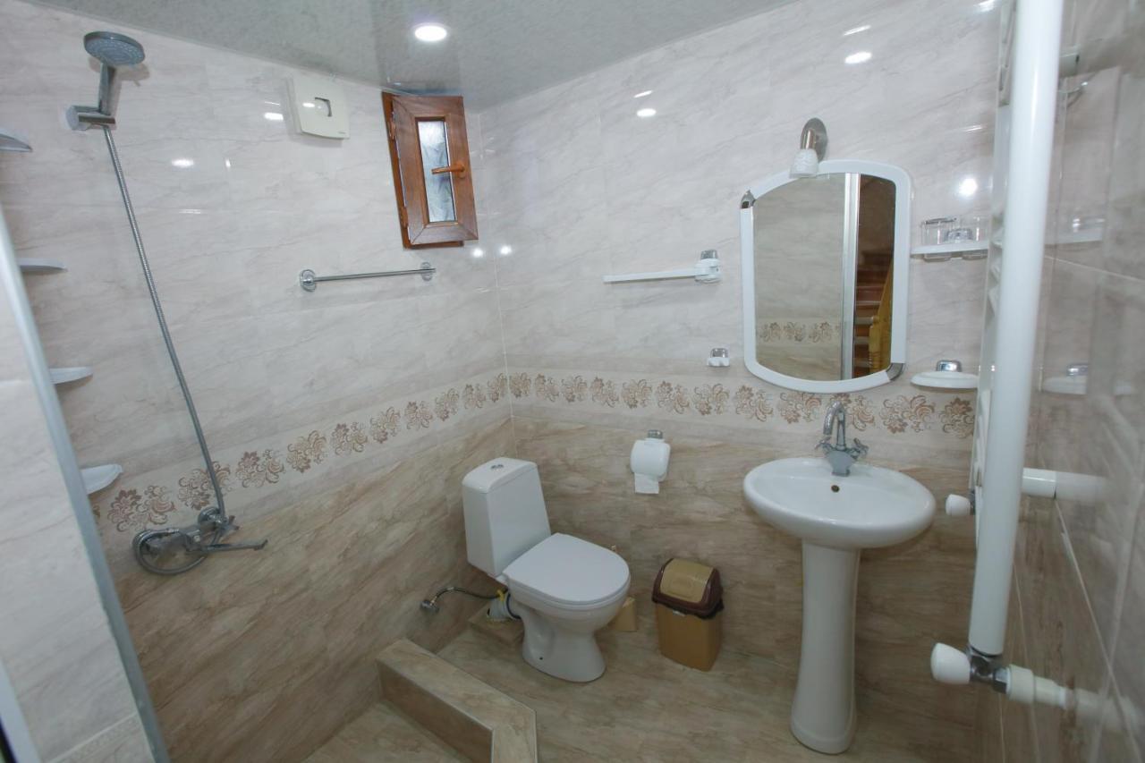 Apartment Nino Botanical Tbilisi Bagian luar foto
