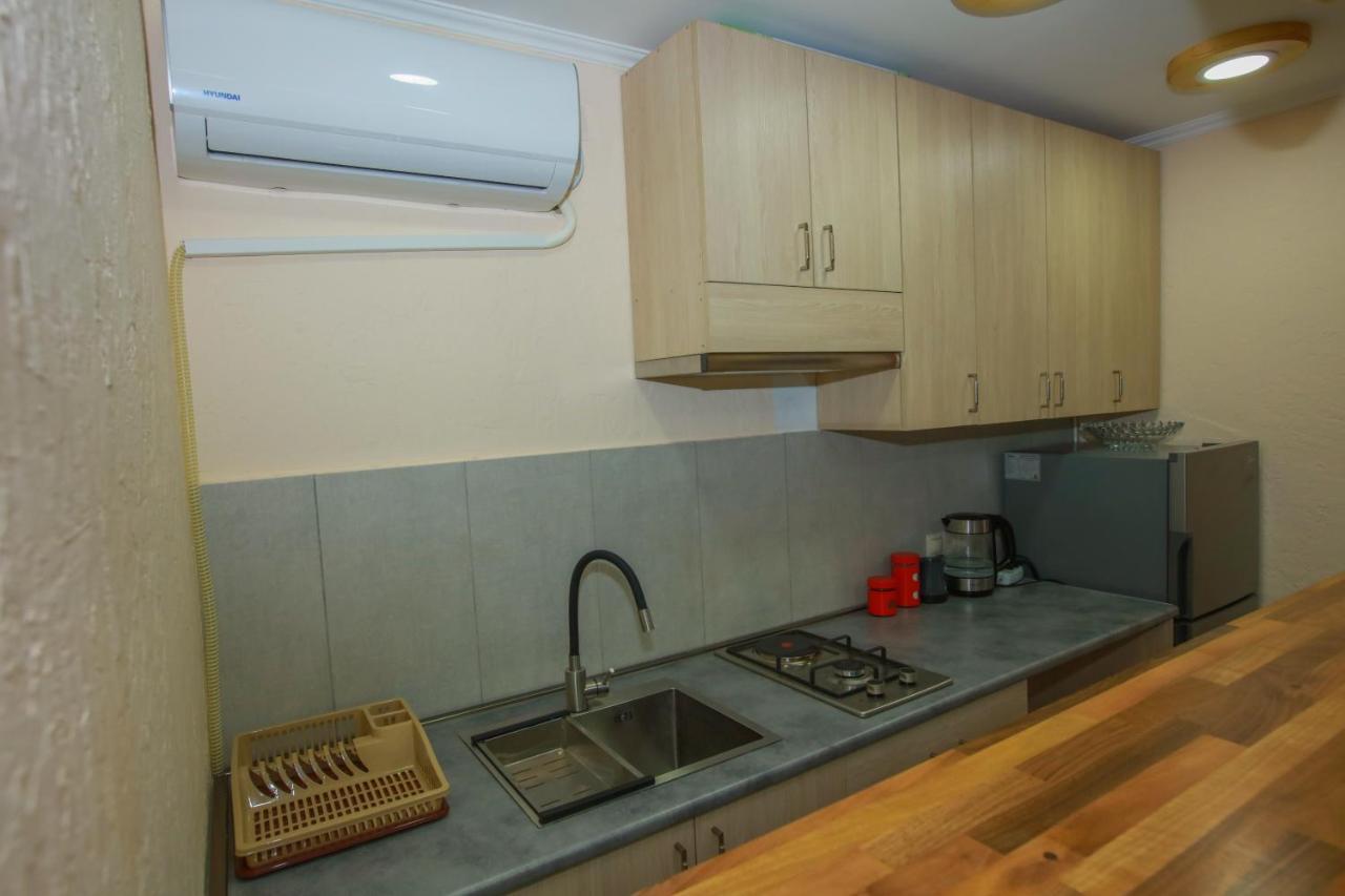 Apartment Nino Botanical Tbilisi Bagian luar foto