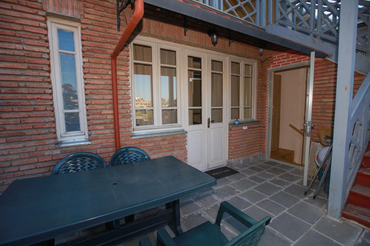 Apartment Nino Botanical Tbilisi Bagian luar foto
